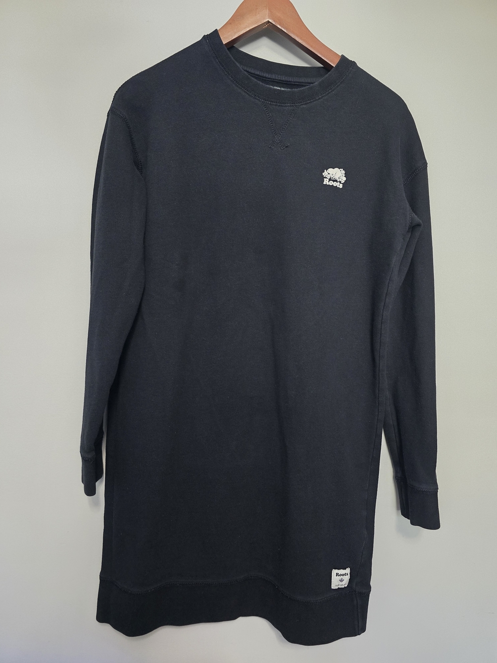 Roots Black  Crewneck Dress Sweatshirt Size Small